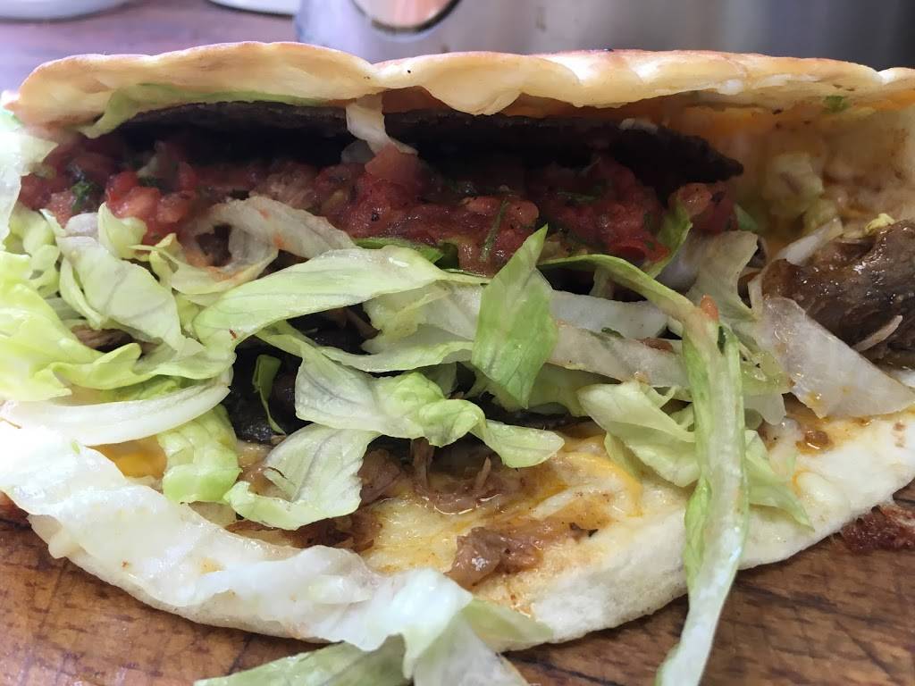 Courtyard Deli | restaurant | 351 Church St, Lexington, KY 40507, USA | 8592523354 OR +1 859-252-3354