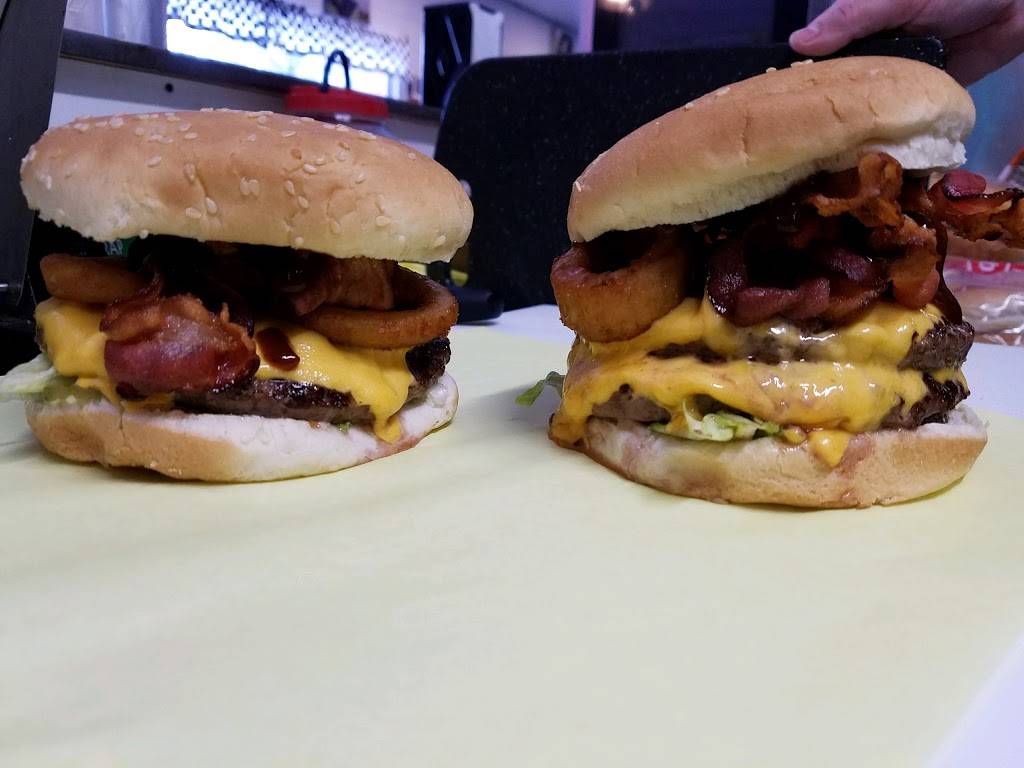 Shoestring Burgers and Beer | restaurant | 5032 Garden Valley Rd, Garden Valley, CA 95633, USA | 5303332400 OR +1 530-333-2400