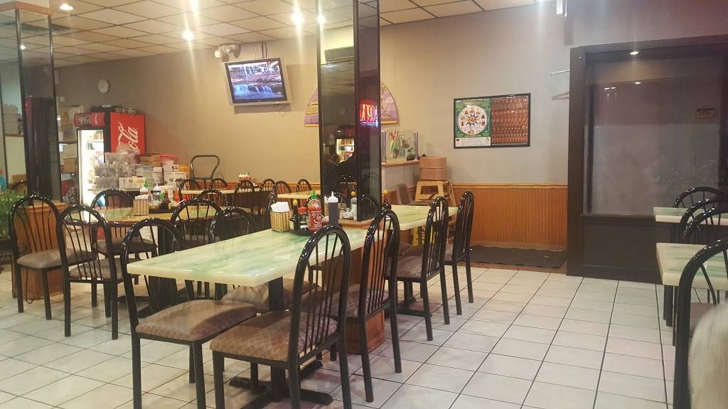 Pho Xe Lua | restaurant | 1021 W Argyle St, Chicago, IL 60640, USA | 7732757512 OR +1 773-275-7512