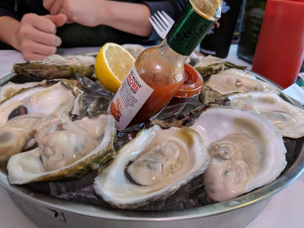 The Boiling Crab | restaurant | 10875 Kinross Ave, Los Angeles, CA 90024, USA | 3102084888 OR +1 310-208-4888