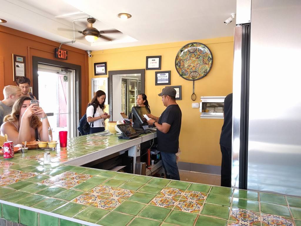 Maize Mexican Grill | restaurant | 60 E Green St, Champaign, IL 61820, USA | 2173556400 OR +1 217-355-6400