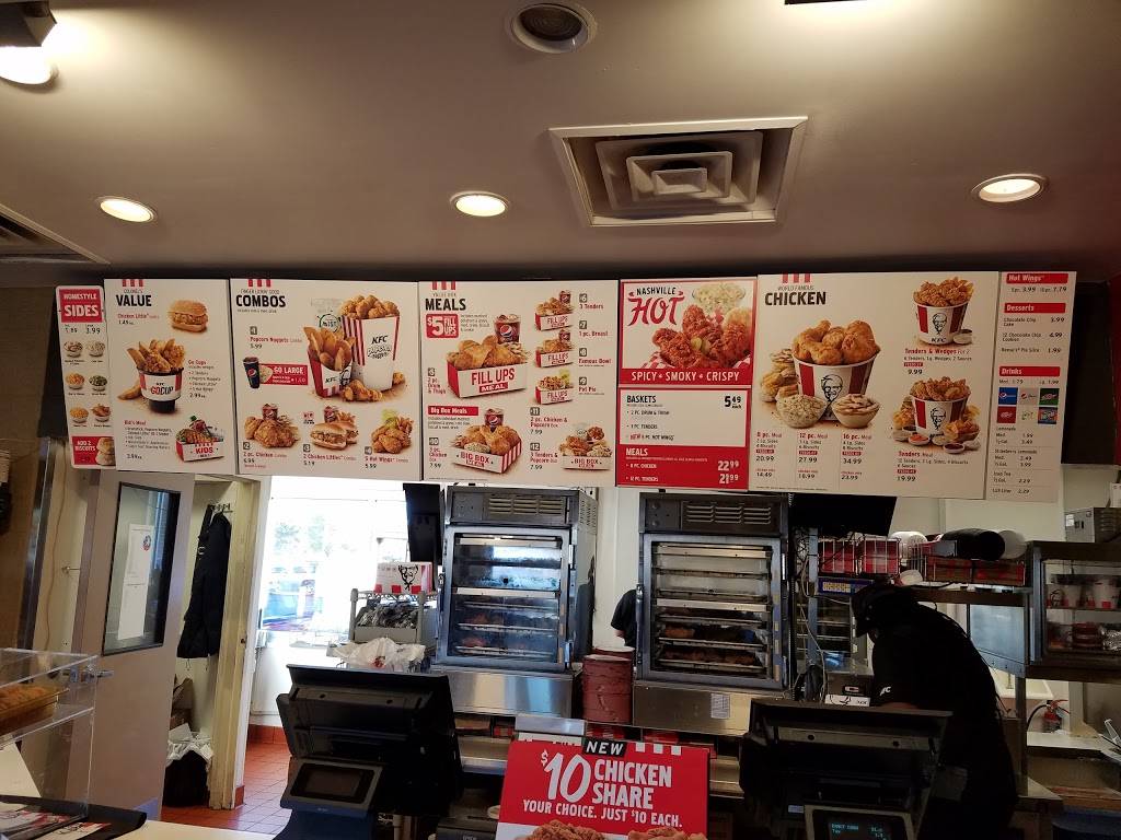 KFC | restaurant | 1701 Douglas Rd, Montgomery, IL 60538, USA | 6308977074 OR +1 630-897-7074