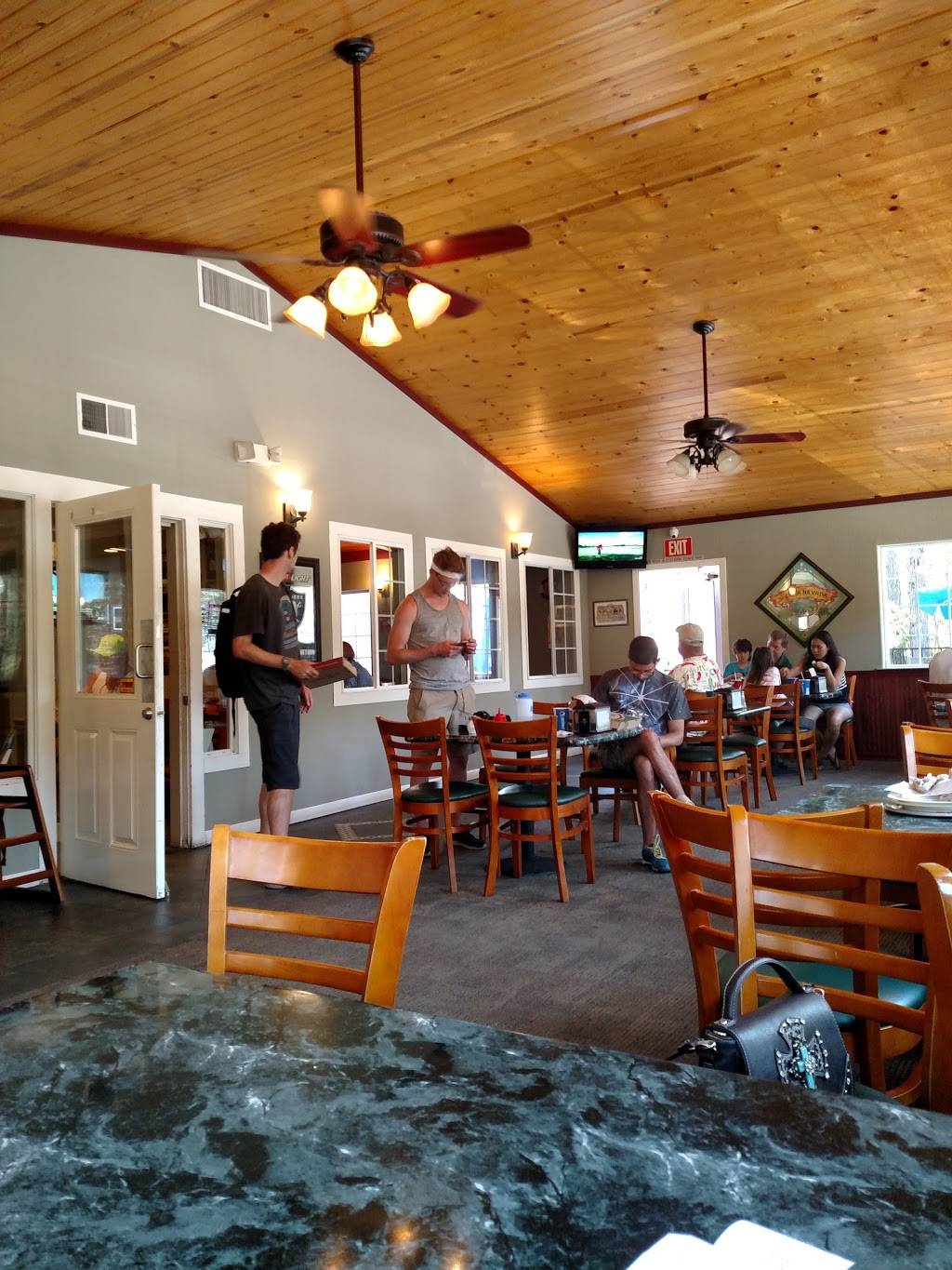 Two Guys Pizza Pies | restaurant | 18955 Ferretti Rd, Groveland, CA 95321, USA | 2099624897 OR +1 209-962-4897