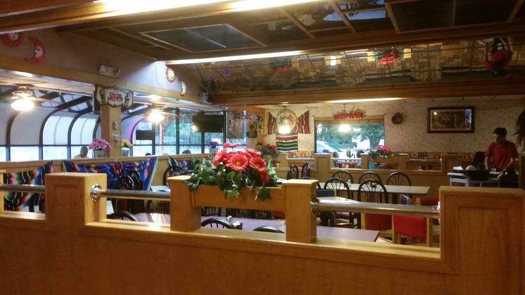 Los Dos Potrillos | restaurant | 401 TX-31, Chandler, TX 75758, USA | 9038496000 OR +1 903-849-6000