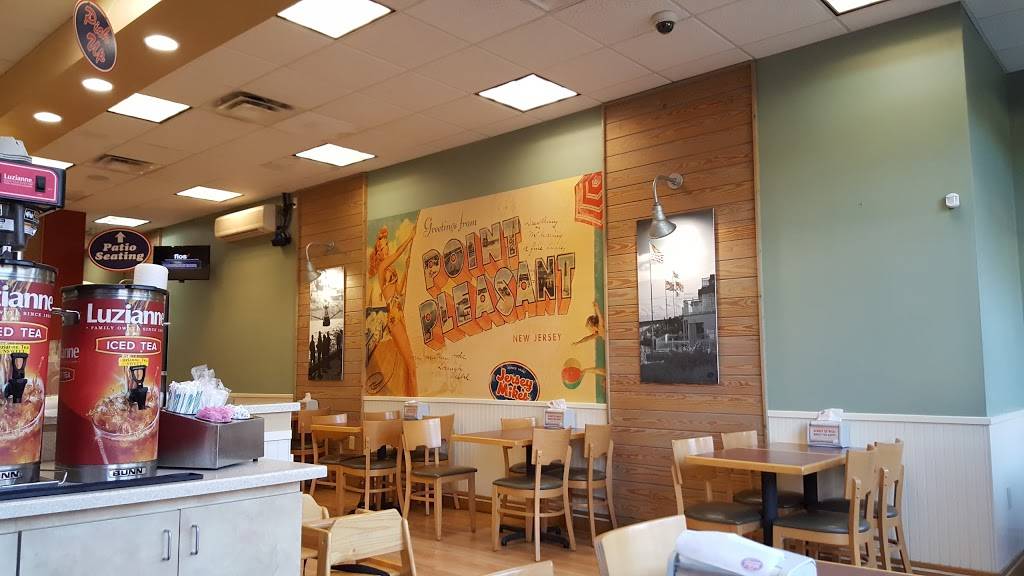 Jersey Mikes Subs | meal takeaway | 4224 Virginia Beach Blvd Willis, Shoppes Beach Blvd, Virginia Beach, VA 23452, USA | 7576310233 OR +1 757-631-0233