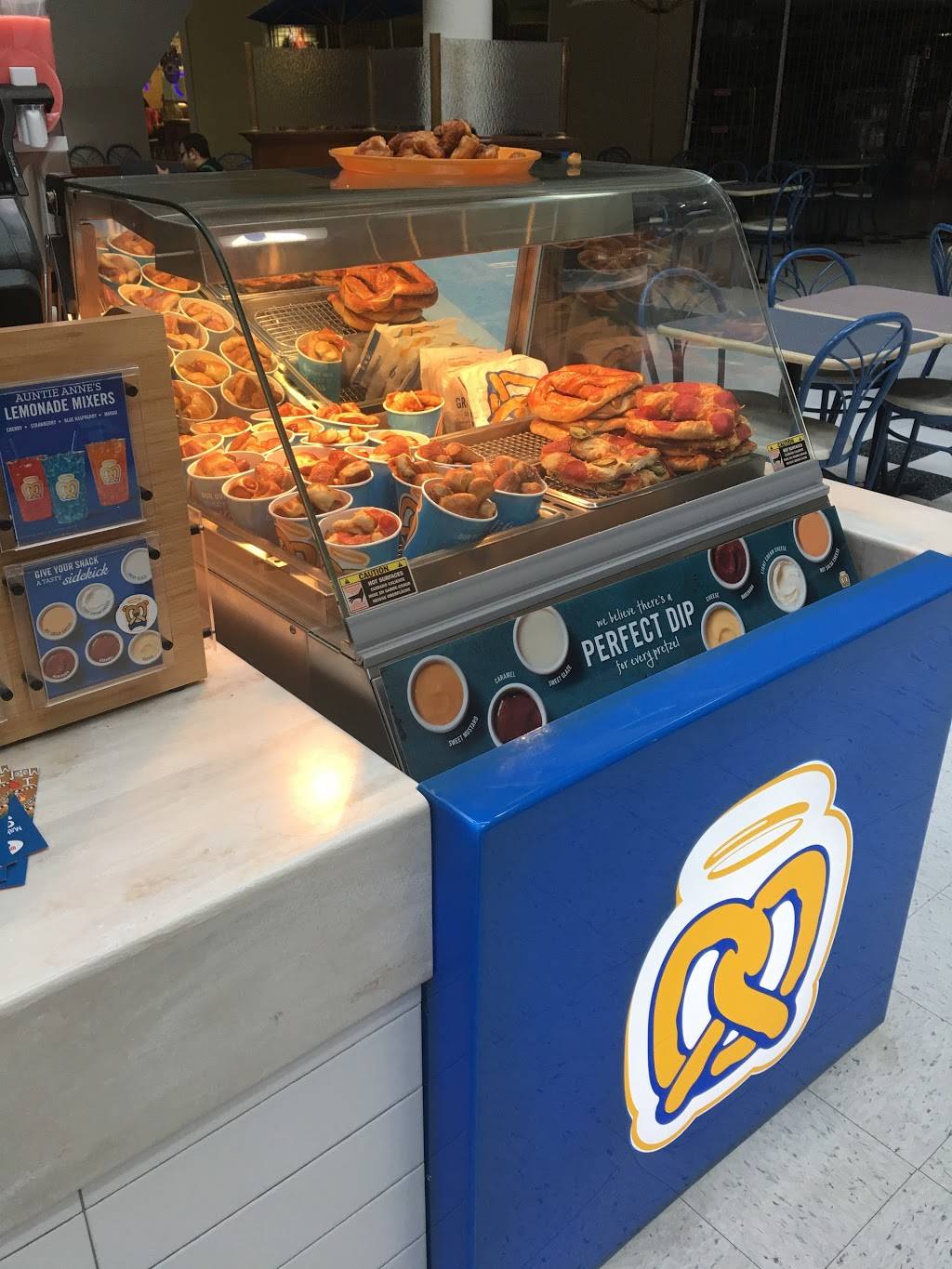 Auntie Annes | restaurant | 3651 Irving Mall, Irving, TX 75062, USA | 9722570043 OR +1 972-257-0043