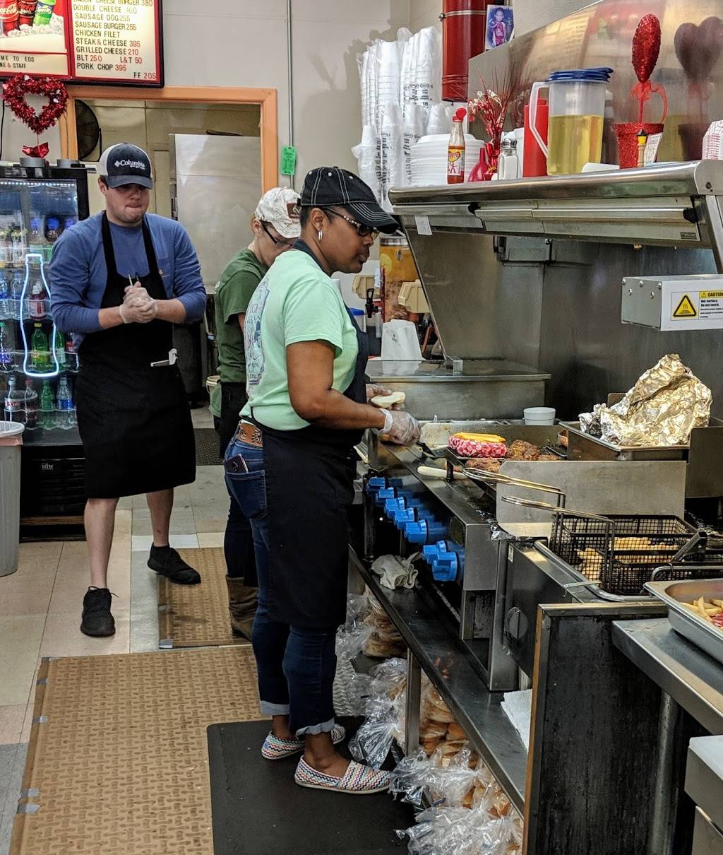 Eds Grill | restaurant | 724 S Madison St, Whiteville, NC 28472, USA | 9106425477 OR +1 910-642-5477