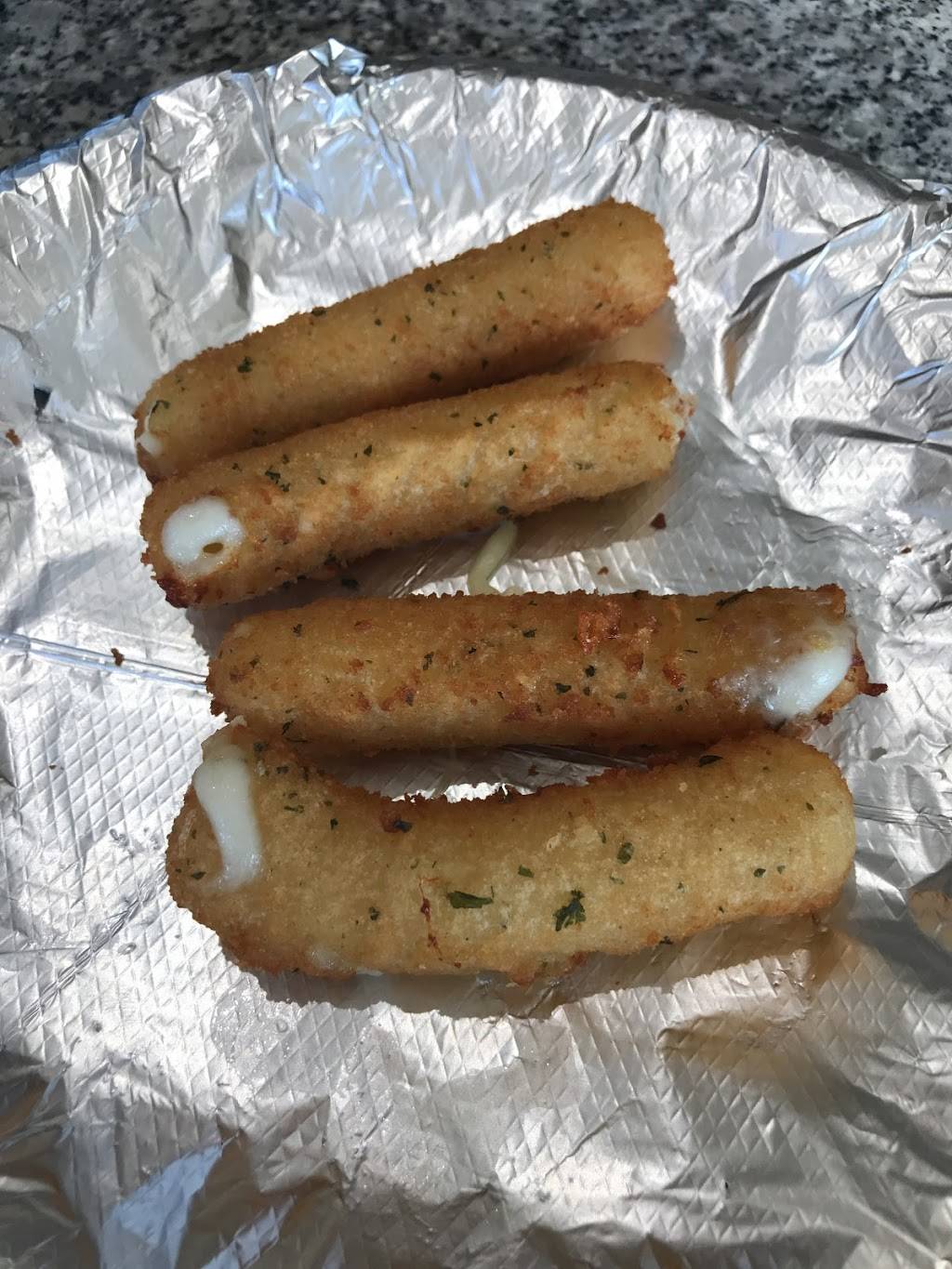 Rosatis Pizza | restaurant | 101 E Townline Rd, Vernon Hills, IL 60061, USA | 8473626999 OR +1 847-362-6999