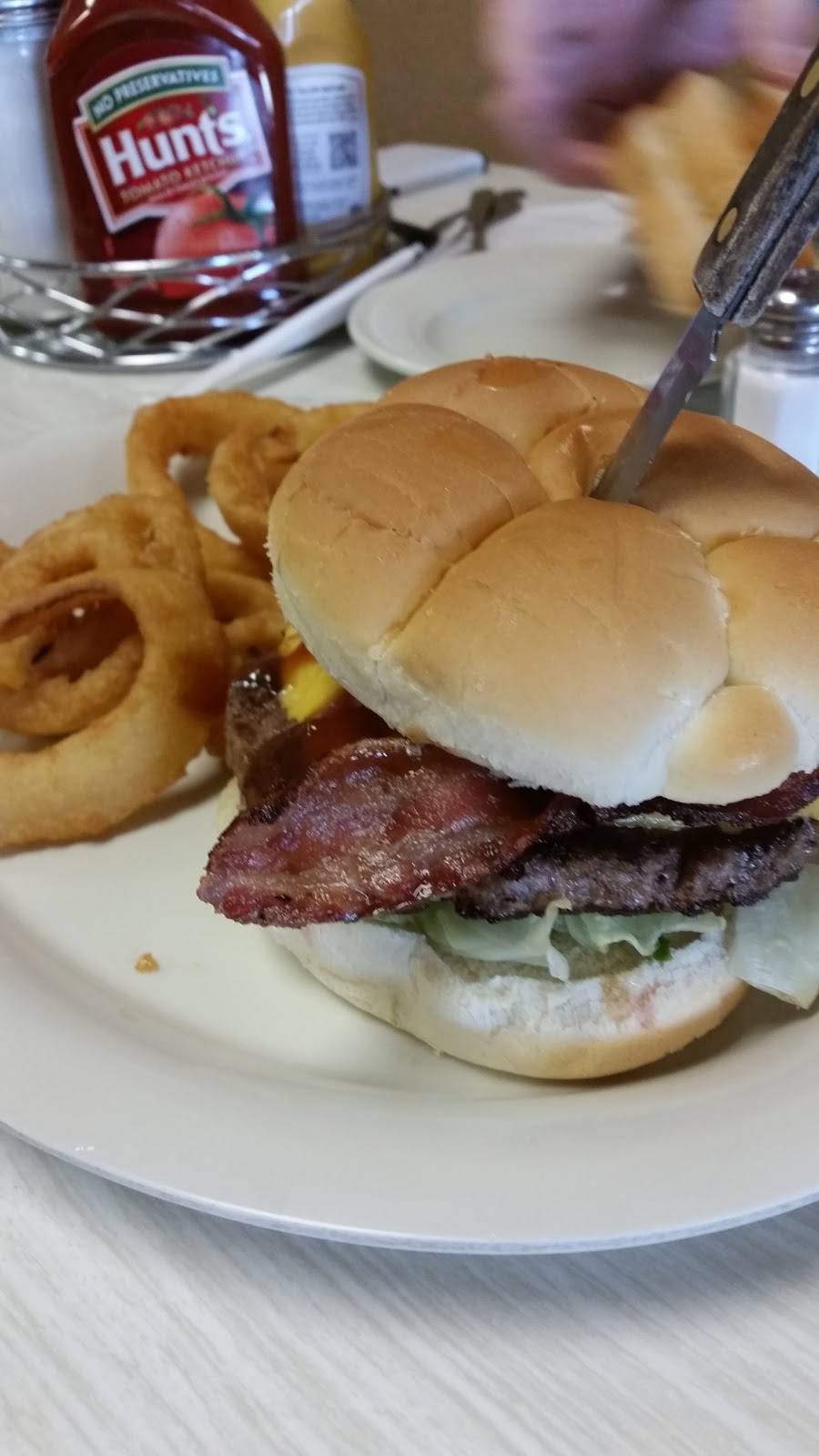 The Cracked Egg | restaurant | 914 Broad St, Milliken, CO 80543, USA | 9705871117 OR +1 970-587-1117