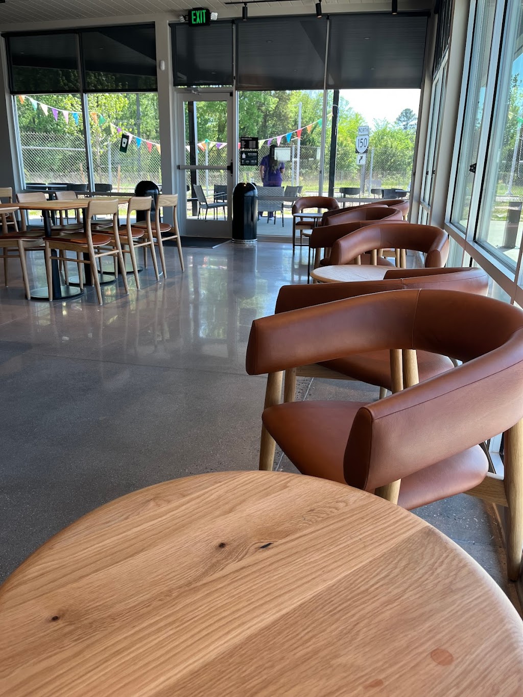 Starbucks | cafe | 6548 Hull Street Rd N, Richmond, VA 23225, USA | 8046884903 OR +1 804-688-4903