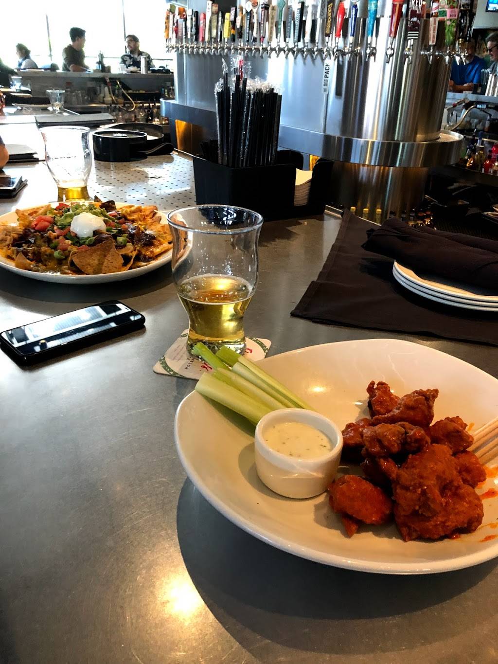 Oxnard Levity Live Comedy Club | restaurant | 591 Collection Blvd, Oxnard, CA 93036, USA | 8054575550 OR +1 805-457-5550