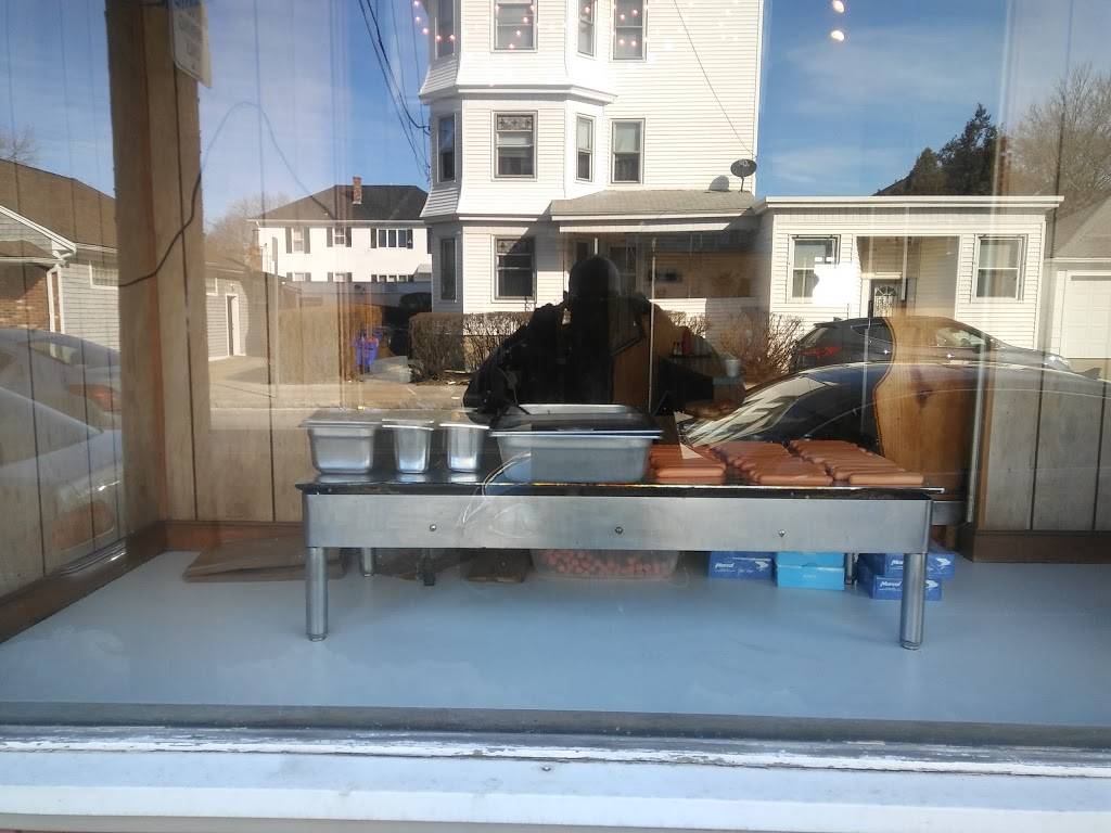 Grahams hot dogs | restaurant | 931 Bedford St, Fall River, MA 02723, USA | 5086789574 OR +1 508-678-9574