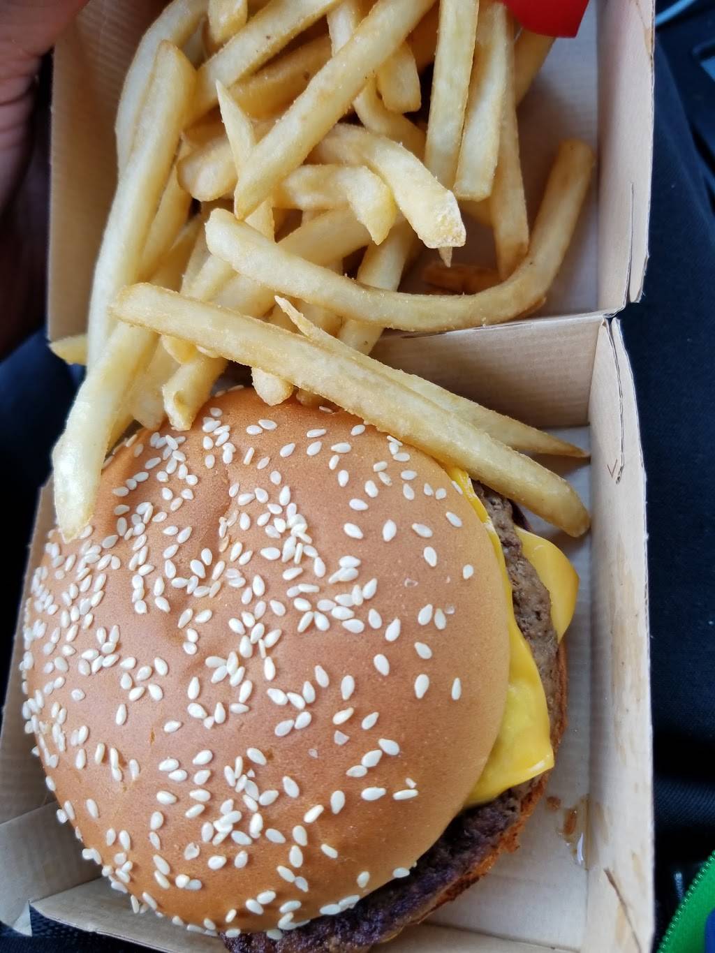 McDonalds | cafe | 40 Sportsworld Dr, Kitchener, ON N2P 2J1, Canada | 5196531901 OR +1 519-653-1901