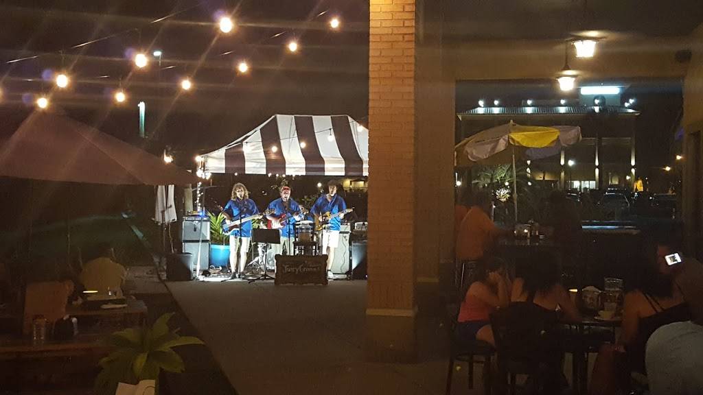 Puddle Jumpers | restaurant | 111 W Ruby St, Tavares, FL 32778, USA | 3525085862 OR +1 352-508-5862