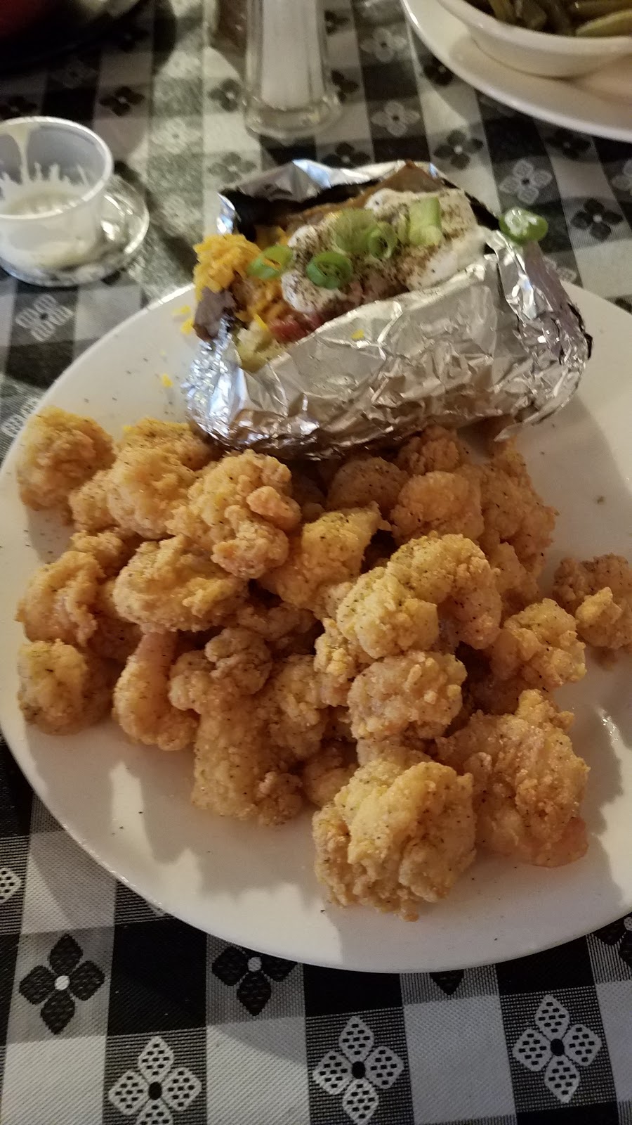 JRs Catfish House | restaurant | 6103 MS-613, Lucedale, MS 39452, USA | 6017915375 OR +1 601-791-5375