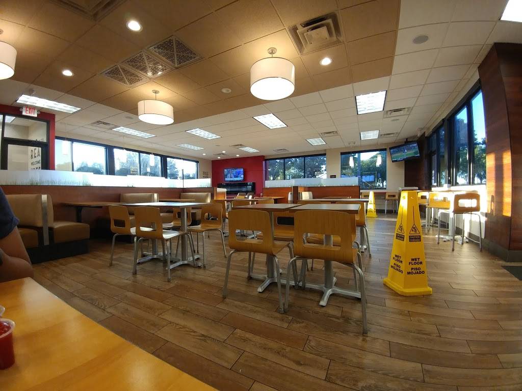 Wendys | restaurant | 2550 E Pioneer Pkwy, Arlington, TX 76010, USA | 8175334764 OR +1 817-533-4764