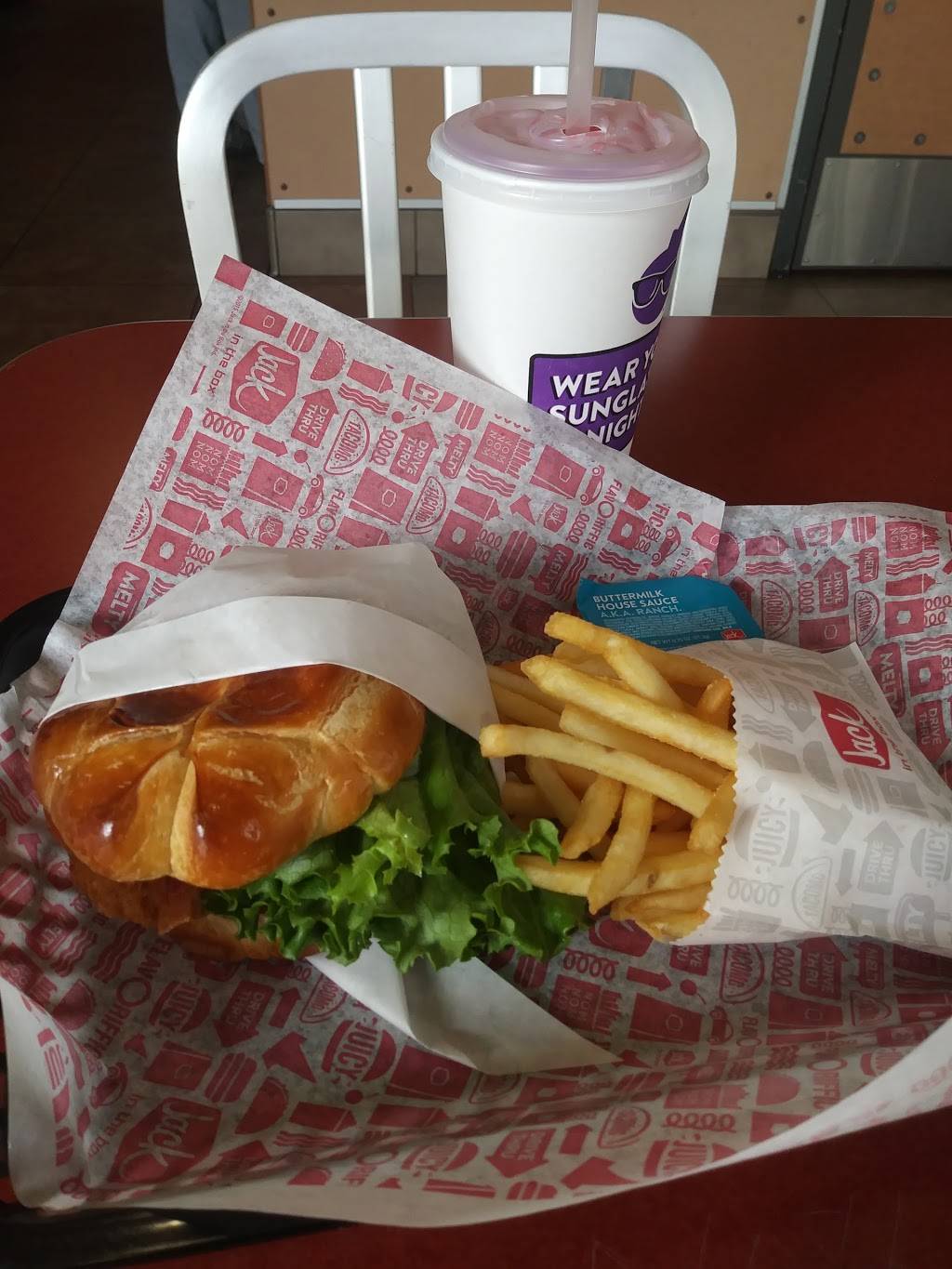 Jack in the Box | restaurant | 2001 E Artesia Blvd, Long Beach, CA 90805, USA | 5625316894 OR +1 562-531-6894