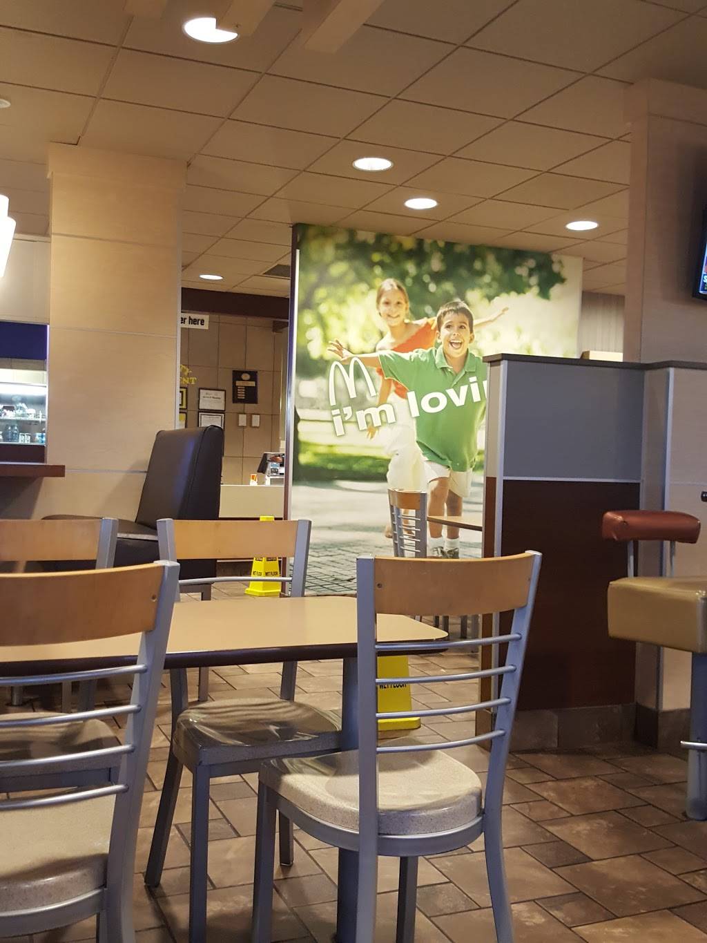 McDonalds | cafe | 100 Old Sugar Creek Rd, Fenton, MO 63026, USA | 6363434605 OR +1 636-343-4605