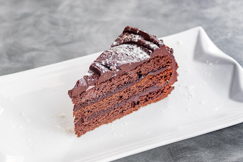 Flamin Pies | restaurant | 3349 N Sheffield Ave, Chicago, IL 60657, USA | 7739048405 OR +1 773-904-8405