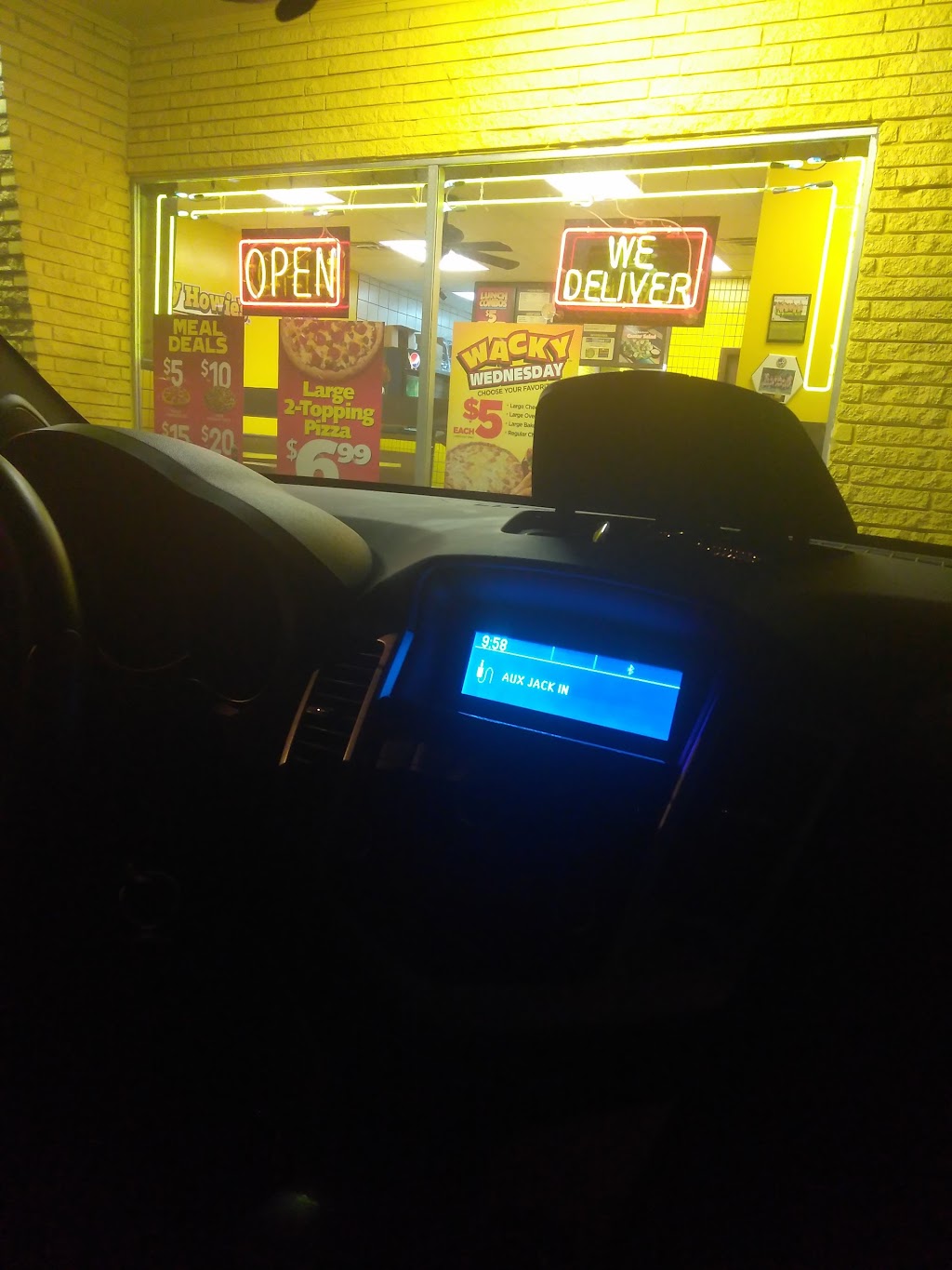 Hungry Howies Pizza | meal delivery | 278 Eglin Pkwy NE, Fort Walton Beach, FL 32547, USA | 8508628867 OR +1 850-862-8867