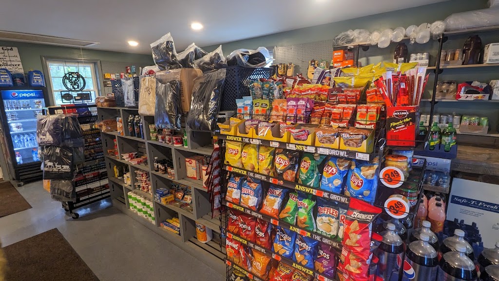 Mama Lous | meal takeaway | 1461 Aroostook Scenic Hwy, Masardis, ME 04732, USA | 2074352401 OR +1 207-435-2401