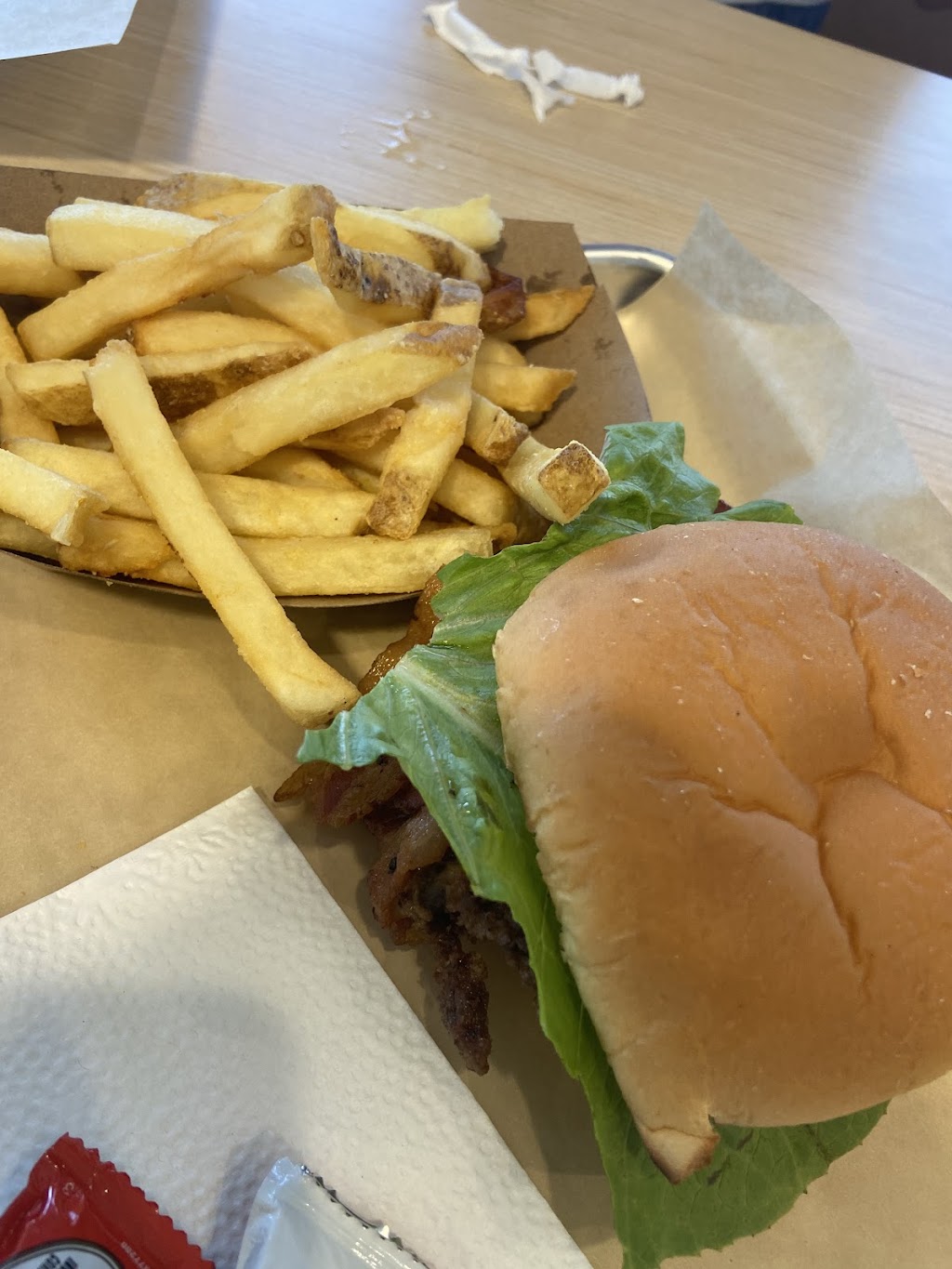 m2o Burgers & Salads East Norriton | restaurant | 28 E Germantown Pike, East Norriton, PA 19401, USA | 4842318671 OR +1 484-231-8671