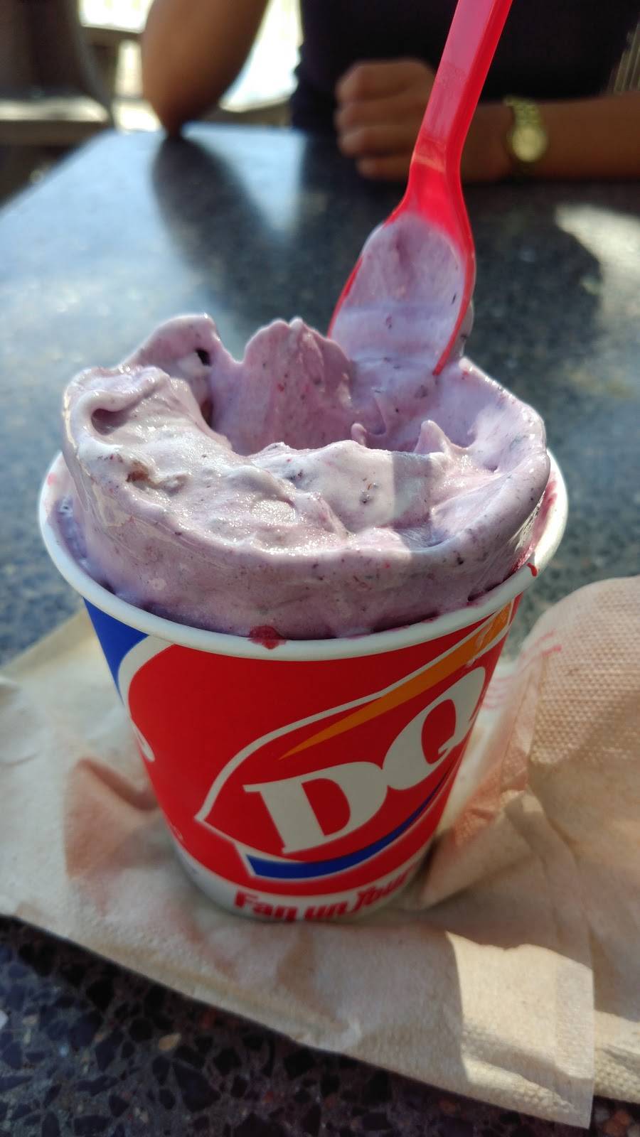 Dairy Queen | restaurant | 2957 Dufferin St, Toronto, ON M6B 3T1, Canada | 4167821885 OR +1 416-782-1885