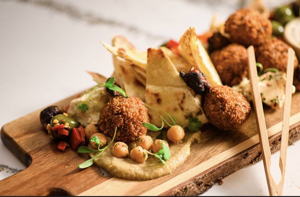 Crow Bar | restaurant | 1711 Delaware Ave, Wilmington, DE 19806, USA | 3024821241 OR +1 302-482-1241