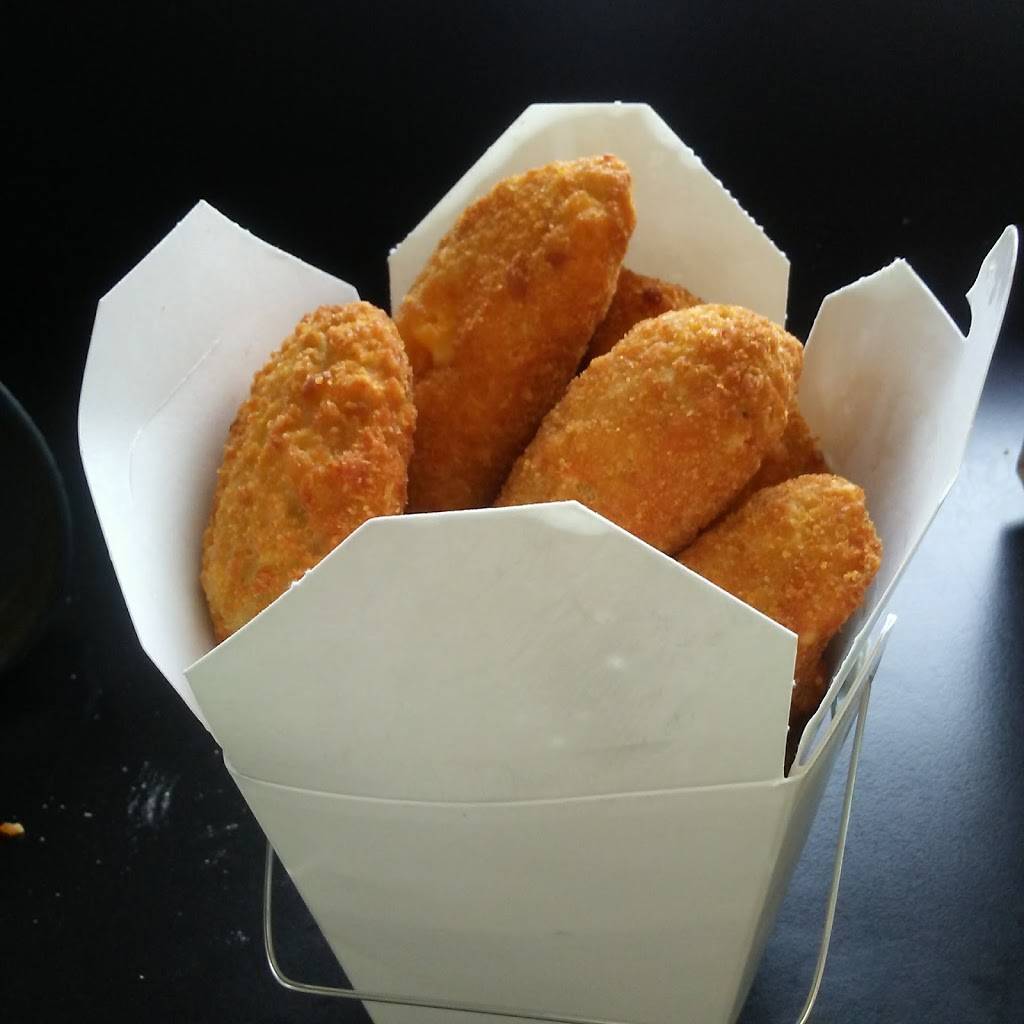 Reddi Rooster | restaurant | 1053 E Main St, Stamford, CT 06902, USA | 2033234931 OR +1 203-323-4931