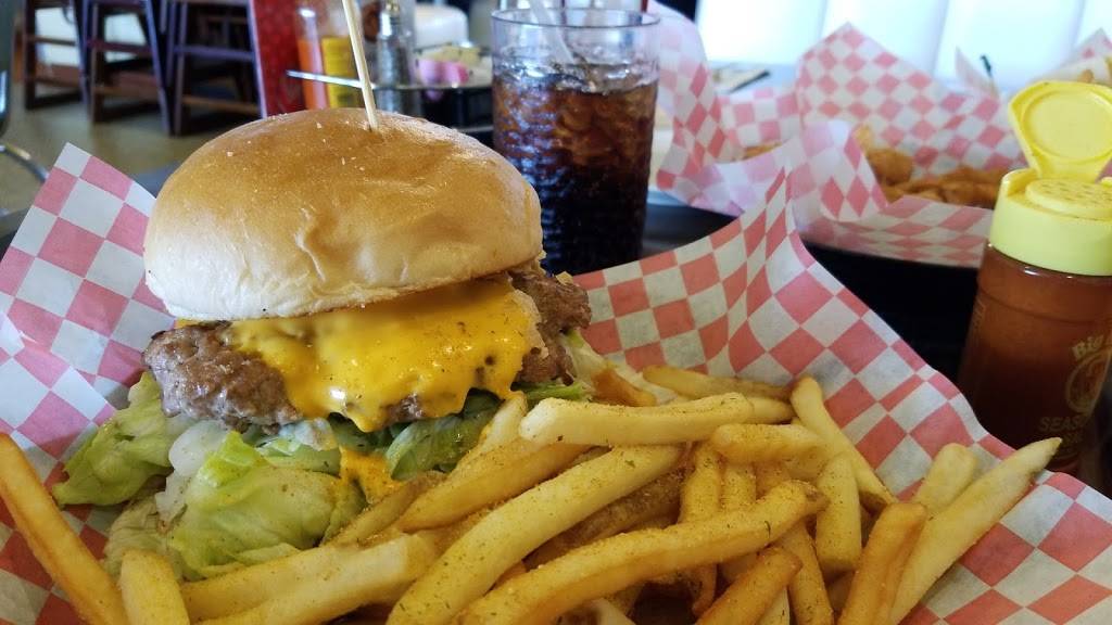 Bobs Big Boy | restaurant | 7447 Firestone Blvd, Downey, CA 90241, USA | 5629282627 OR +1 562-928-2627