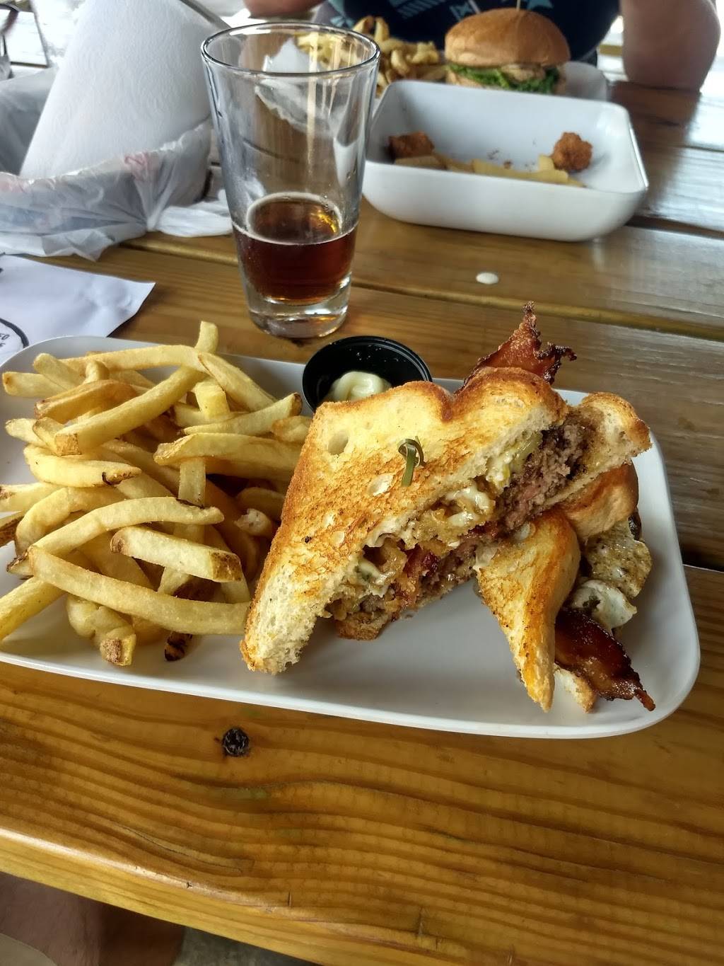 Sams Boat | restaurant | 3239 Silverlake Village Dr, Pearland, TX 77584, USA | 7134360201 OR +1 713-436-0201