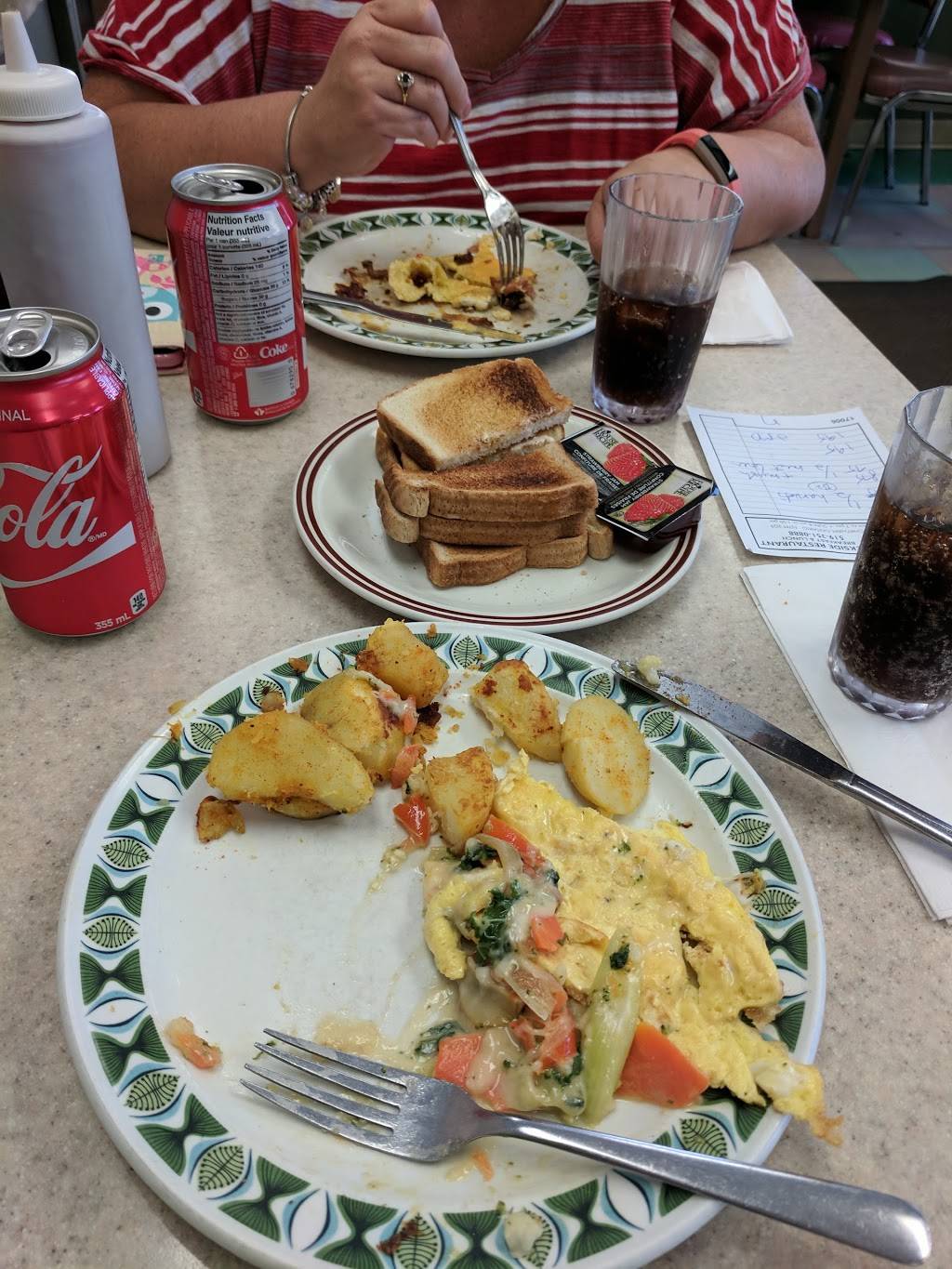 Eli’s Restaurant | restaurant | 177 Queen St, Chatham, ON N7M 2G9, Canada | 5193510888 OR +1 519-351-0888