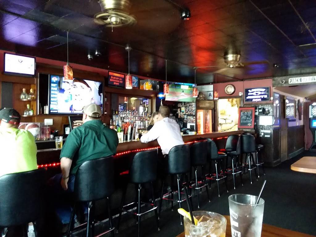 Liquid Johnnys | restaurant | 540 S 76th St, Milwaukee, WI 53214, USA | 4144768668 OR +1 414-476-8668