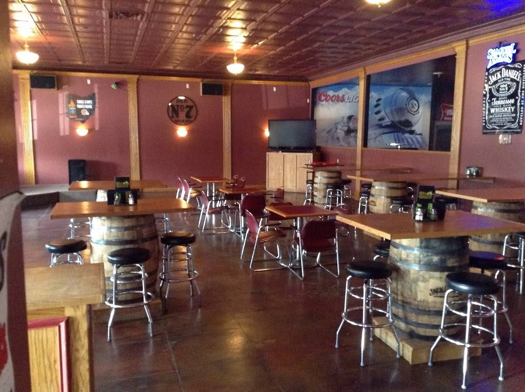 Slim & Jumbos | restaurant | 8101 Main St, Garrettsville, OH 44231, USA | 3305270999 OR +1 330-527-0999