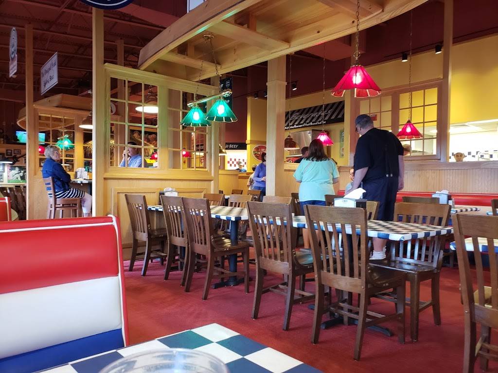 Fuddruckers | restaurant | 2300 E Market St, York, PA 17402, USA | 7177188070 OR +1 717-718-8070