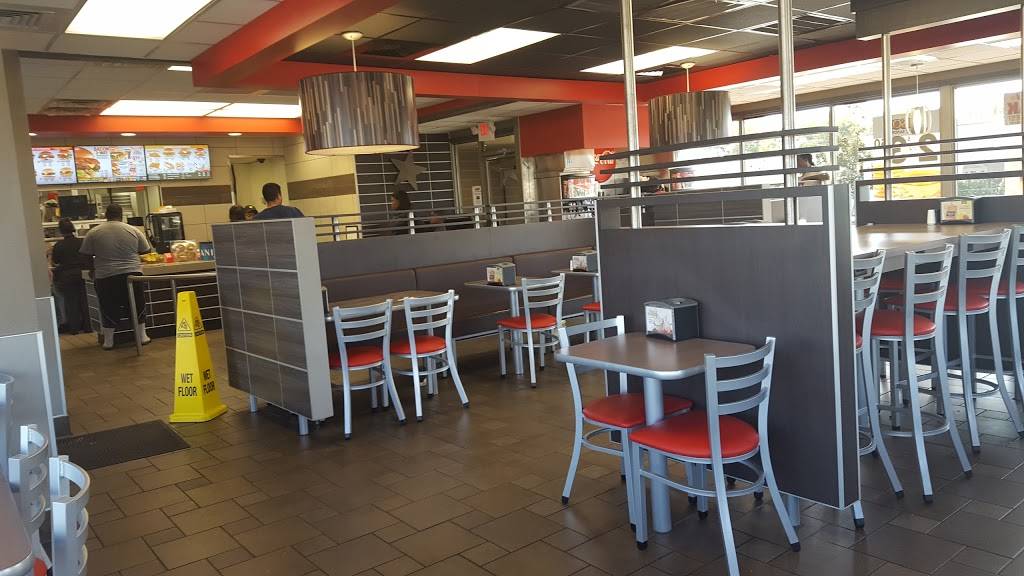 Hardees | restaurant | 1831 N Wesleyan Blvd, Rocky Mount, NC 27804, USA | 2529852432 OR +1 252-985-2432