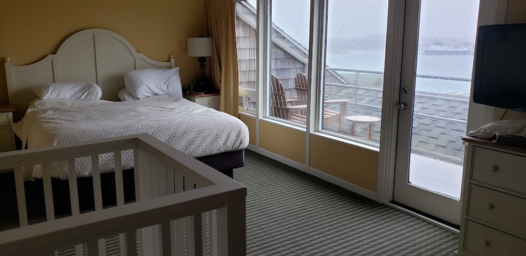 Embarcadero Resort Hotel & Marina | night club | 1000 SE Bay Blvd., Newport, OR 97365, USA | 5412658521 OR +1 541-265-8521