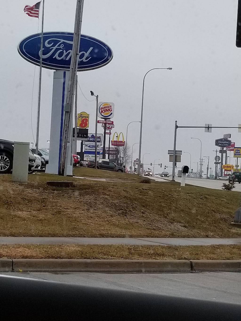 Long John Silvers | restaurant | 1309 N Keller Dr, Effingham, IL 62401, USA | 2173477553 OR +1 217-347-7553