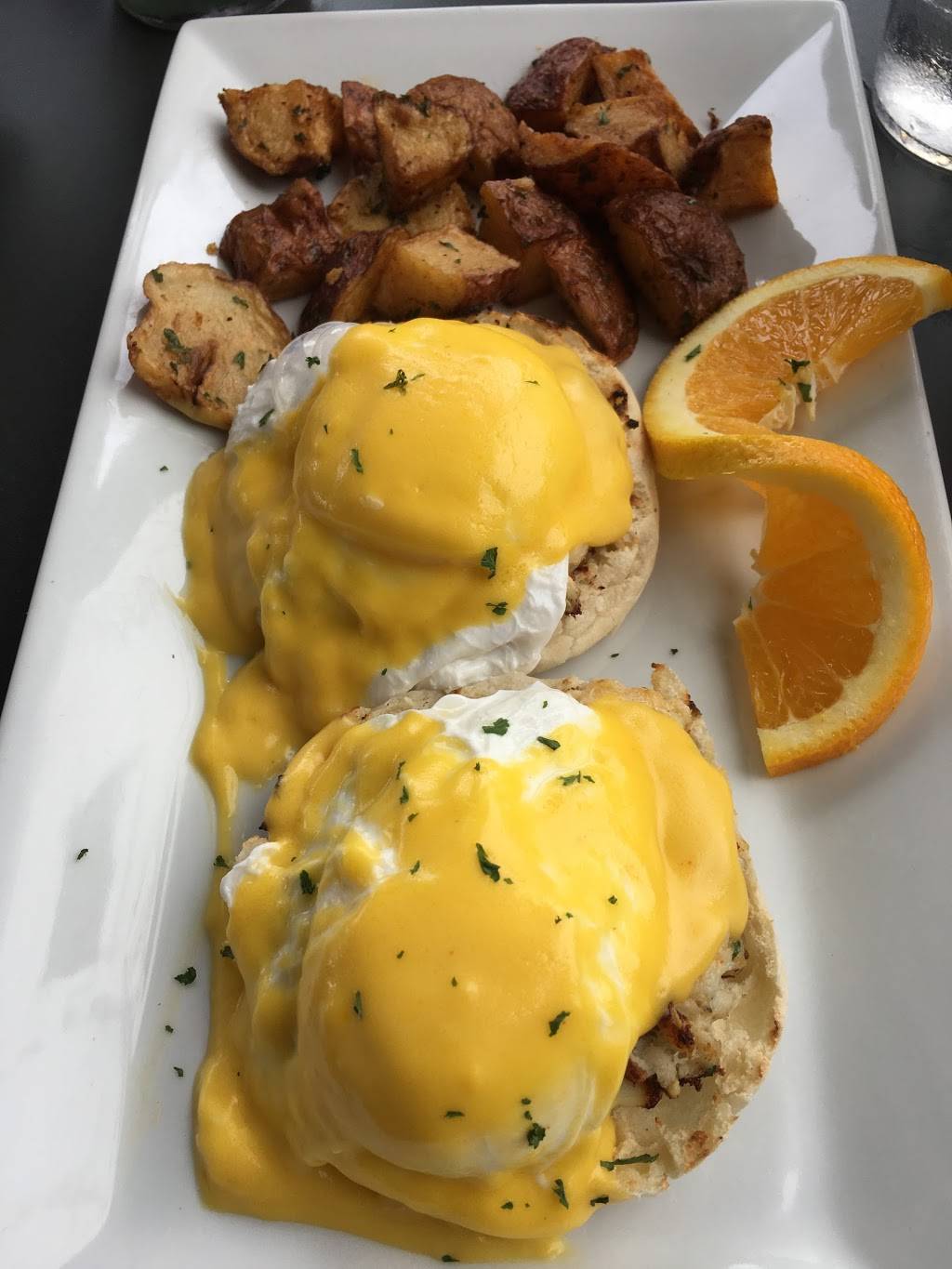 Tunnicliffs Tavern | restaurant | 222 7th St SE, Washington, DC 20003, USA | 2025445680 OR +1 202-544-5680