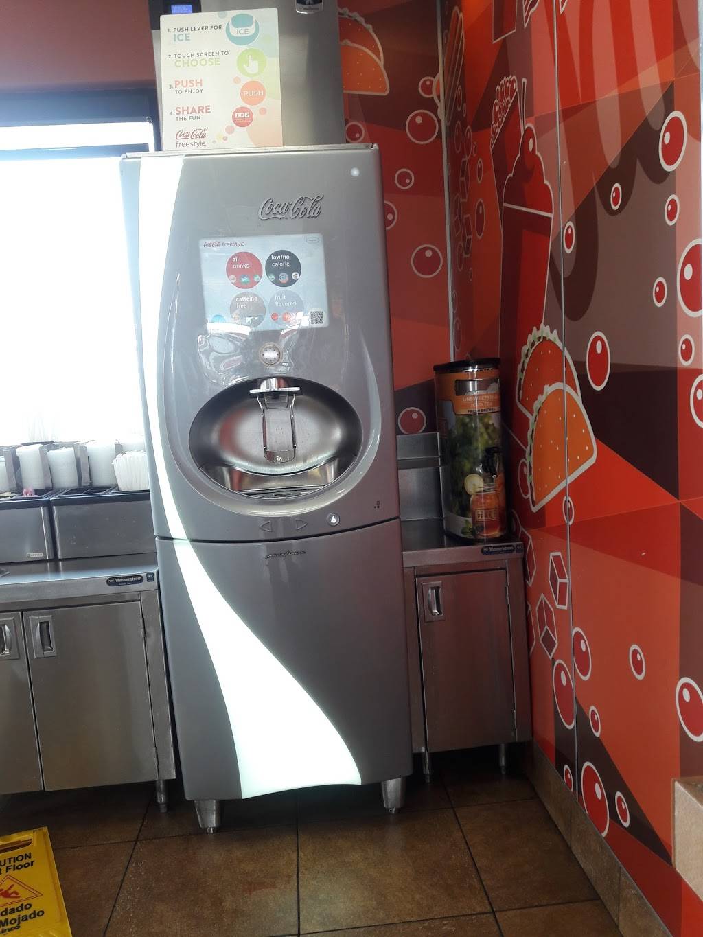 Jack in the Box | restaurant | 2405 Royal Ln, Dallas, TX 75229, USA | 9724061023 OR +1 972-406-1023