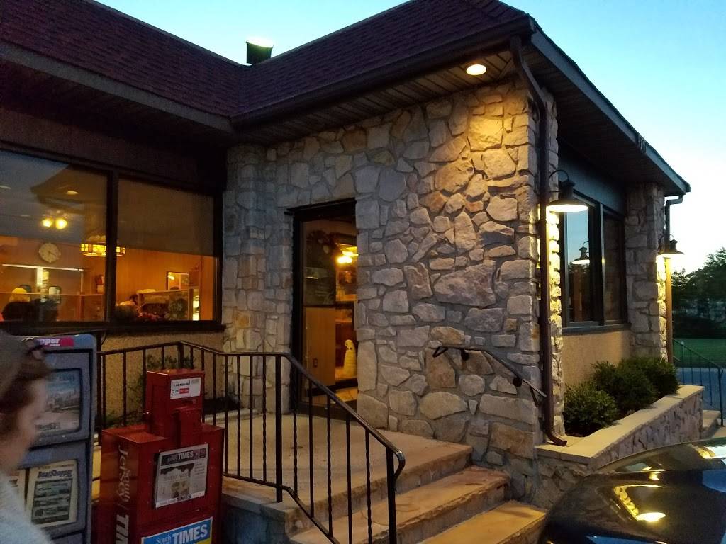 Point 40 Diner | restaurant | 761 US-40, Monroeville, NJ 08343, USA | 8563582882 OR +1 856-358-2882