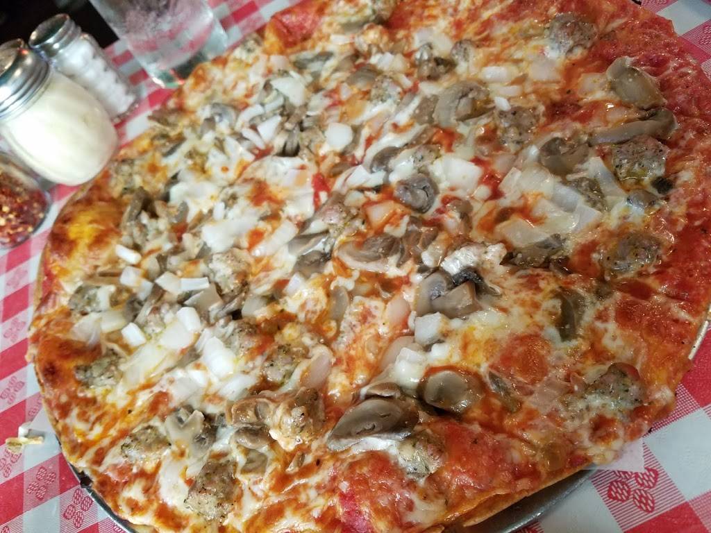 Zaffiros Pizza & Bar | restaurant | 1724 N Farwell Ave, Milwaukee, WI 53202, USA | 4142898776 OR +1 414-289-8776