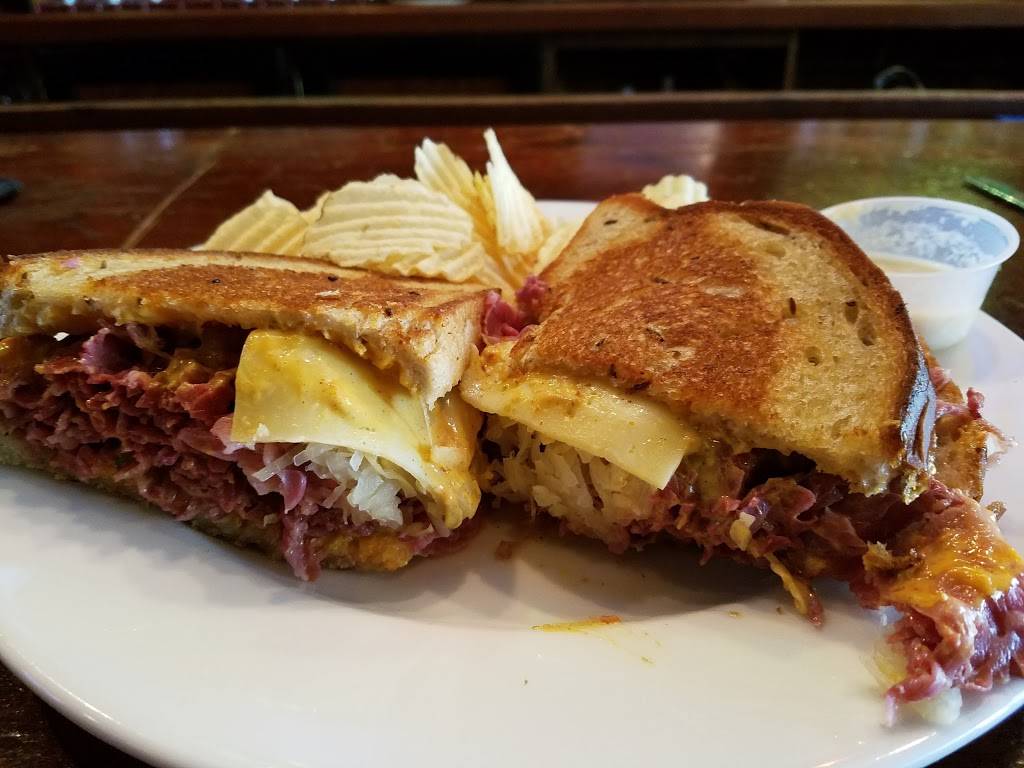 Corned Beef & Co Inc | restaurant | 107 S Jefferson St, Roanoke, VA 24011, USA | 5403423354 OR +1 540-342-3354