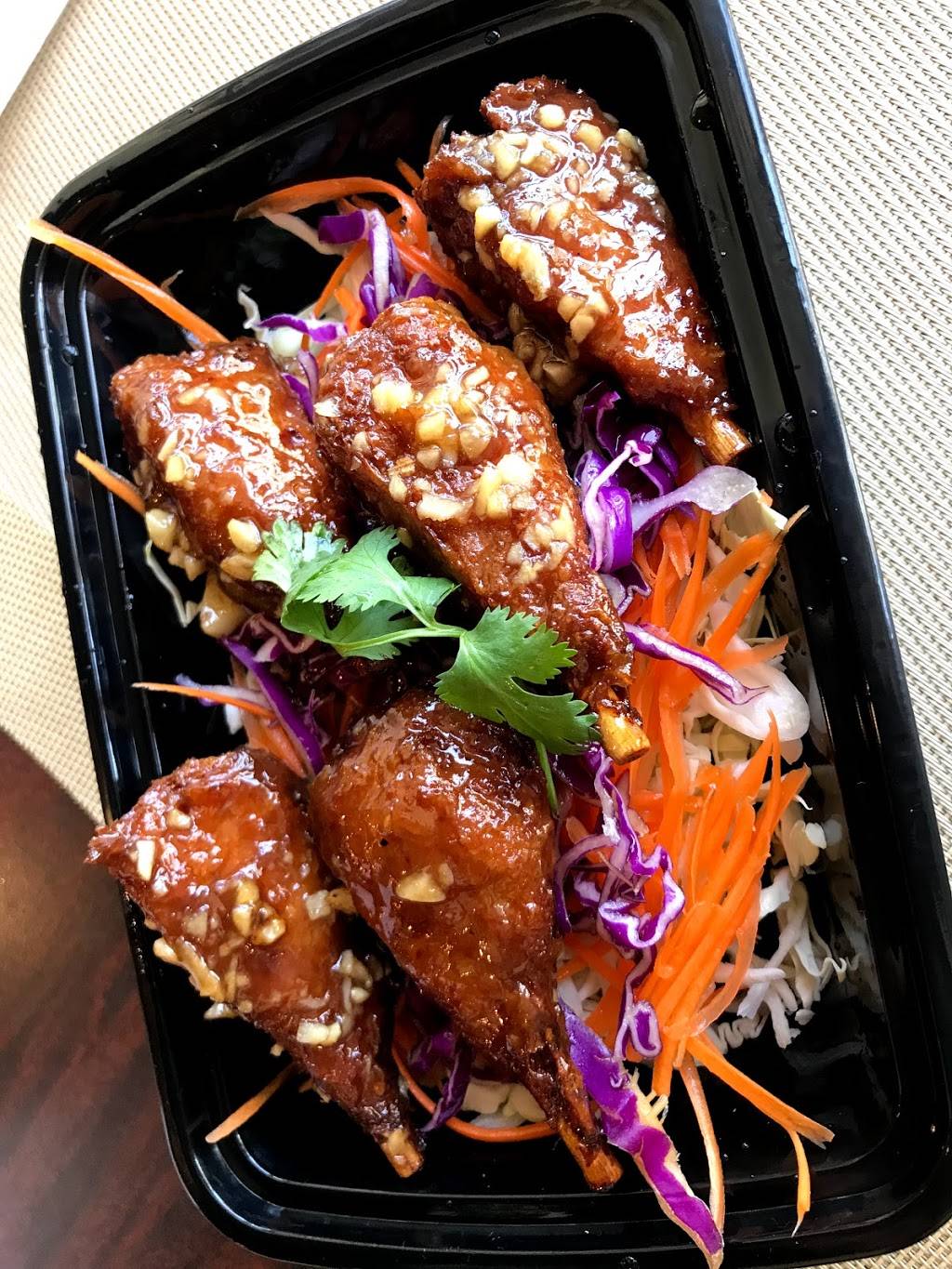 Ruam Mitr | restaurant | 7168 Melrose Ave, Los Angeles, CA 90046, USA | 3236965425 OR +1 323-696-5425