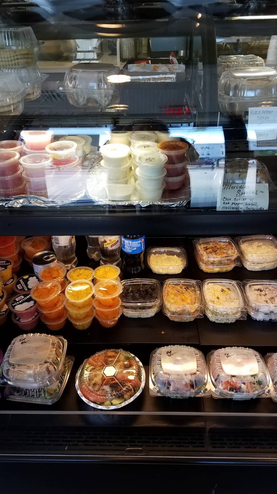 Market Cafe & Deli | restaurant | 20 Maverick Square, Boston, MA 02128, USA | 6175684550 OR +1 617-568-4550