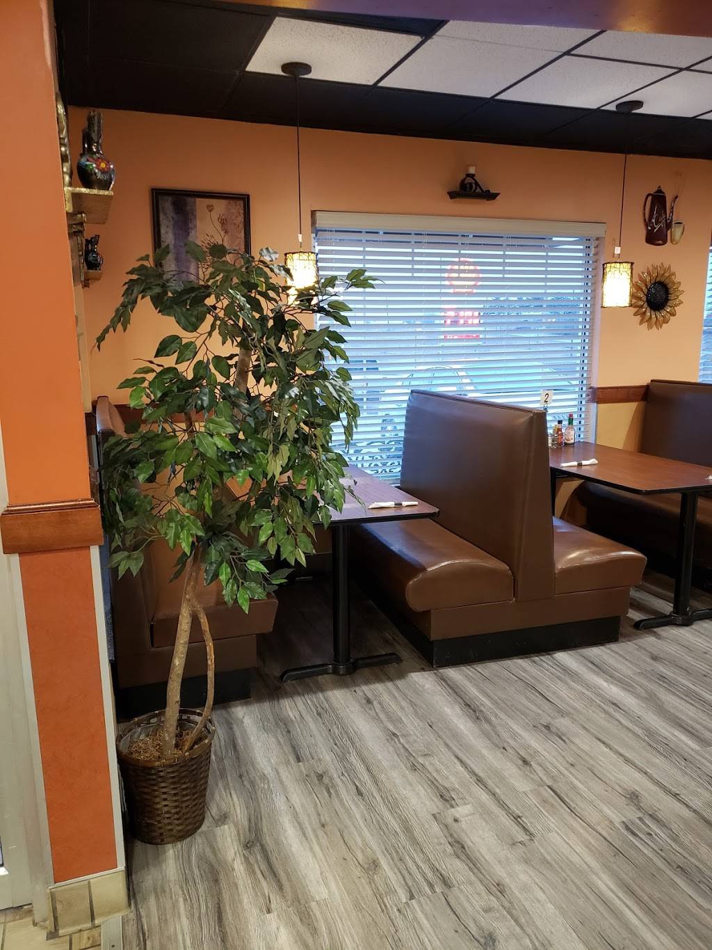 7 Days Diner | restaurant | 108 NW 4th St, Concordia, MO 64020, USA | 6604630422 OR +1 660-463-0422