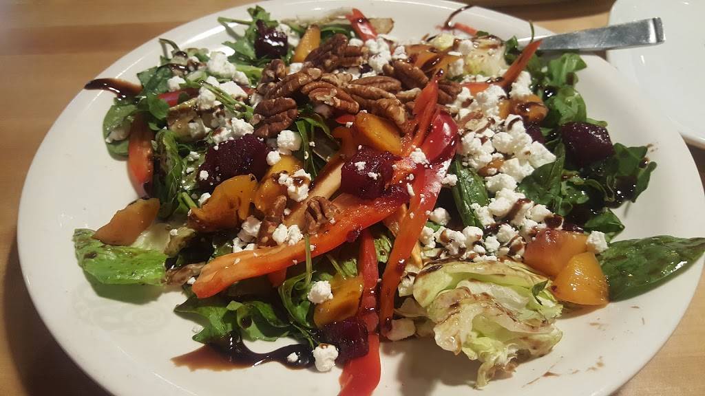 Boston Pizza | restaurant | 3300 Monarch Dr, Orillia, ON L3V 8A2, Canada | 7053290994 OR +1 705-329-0994