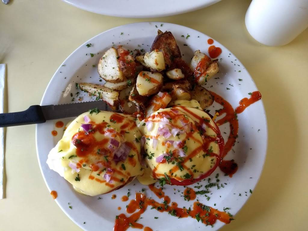 Fitzys | restaurant | 1250 Lawrence St, Lowell, MA 01852, USA | 9784589339 OR +1 978-458-9339