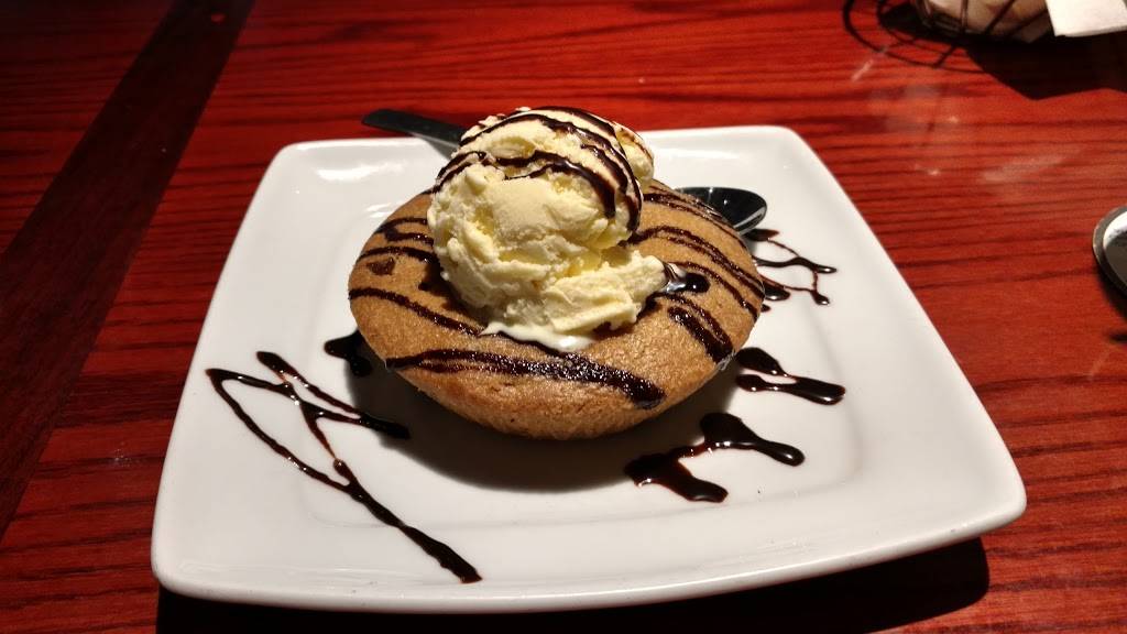 Red Lobster | restaurant | 2200 Bams Dr, Chattanooga, TN 37421, USA | 4234903488 OR +1 423-490-3488