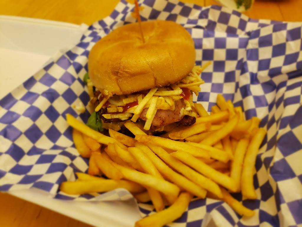 Burger Cinco | restaurant | 4427 Bee Ridge Rd, Sarasota, FL 34233, USA | 8139925616 OR +1 813-992-5616